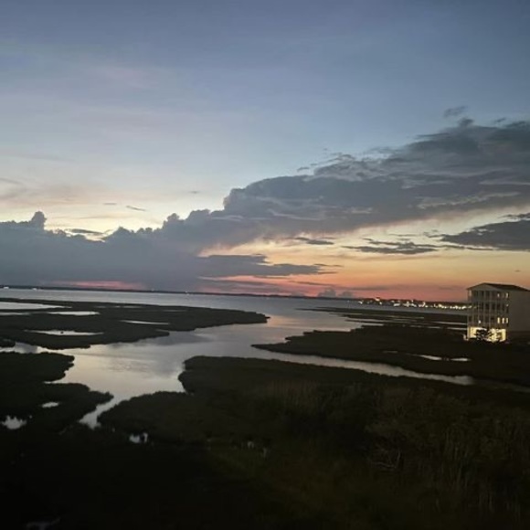 Meet your Posher, Cm - Picture 1 of 1